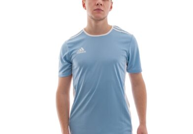 T-shirt Adidas, czyli absolutny must have na lato